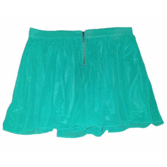 Green Chiffon Mini Skirt From Forever 21 - Picture 2 of 7